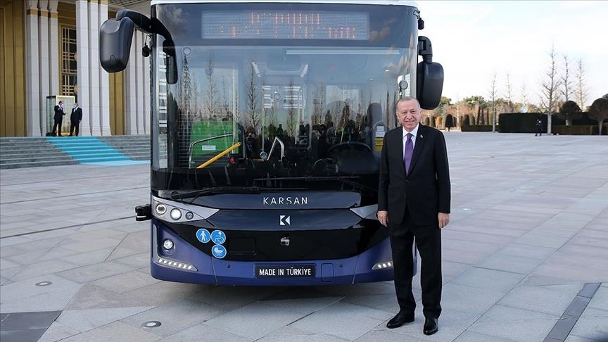 Erdoğan teston autobusin elektrik pa drejtues të zhvilluar nga inxhinierët turq
