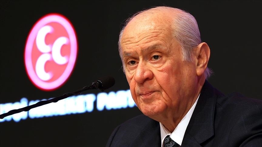Turquie: Bahceli apporte son soutien à Erdogan pour "une nouvelle constitution"