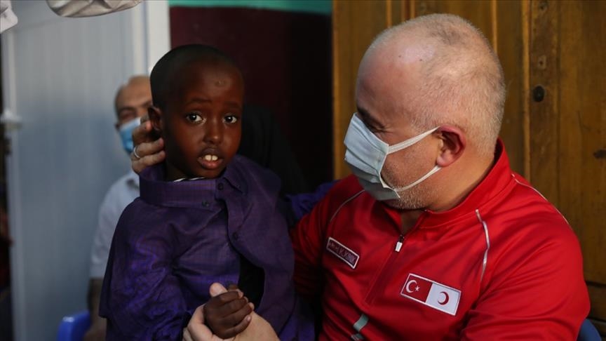 Turkish Red Crescent feeds 3,000 Somalis daily