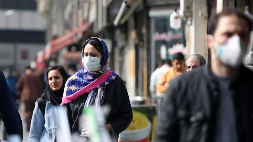 Aşılama çalışmalarına henüz başlamayan İran, Kovid-19 vakalarının yeniden artmasından kaygılı