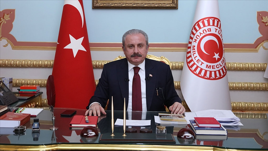 TBMM Başkanı Şentop: Meclis'teki tüm partilerin yeni anayasa tartışmasının içinde olması doğru olacaktır