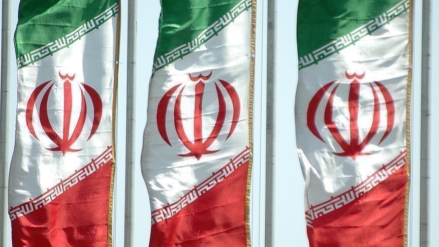 Iran frees 2 soldiers kidnapped in Pakistan
