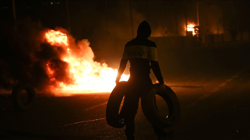 Thousands of Arabs protest Israeli police killings