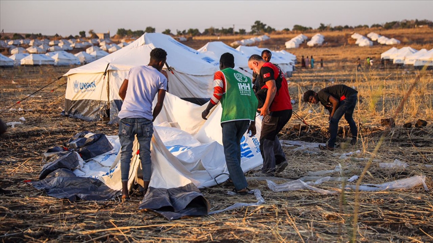 İHH, Etiyopya'daki çatışmalardan kaçan mülteciler için yaklaşık 4 bin 500 çadır kurdu
