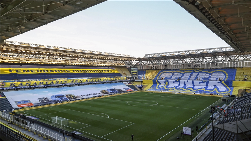 Derbi maçta sağlık çalışanları da yer aldı