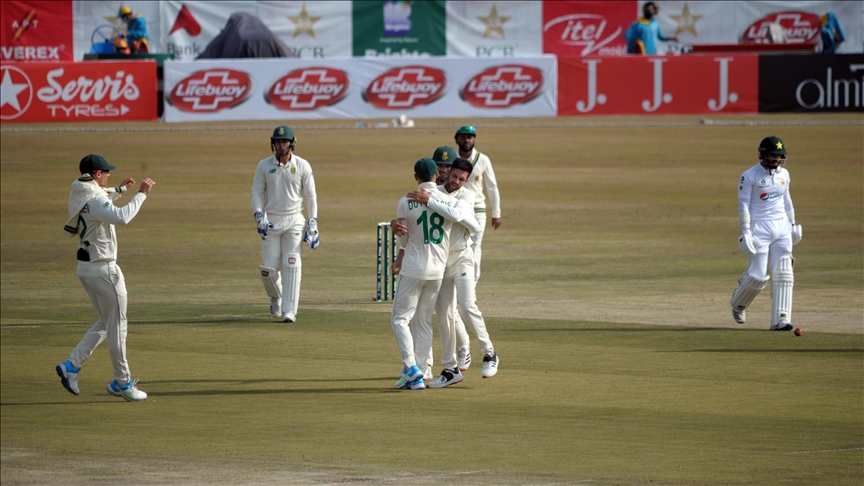 Cricket: Pakistan beat S. Africa to clinch Test series
