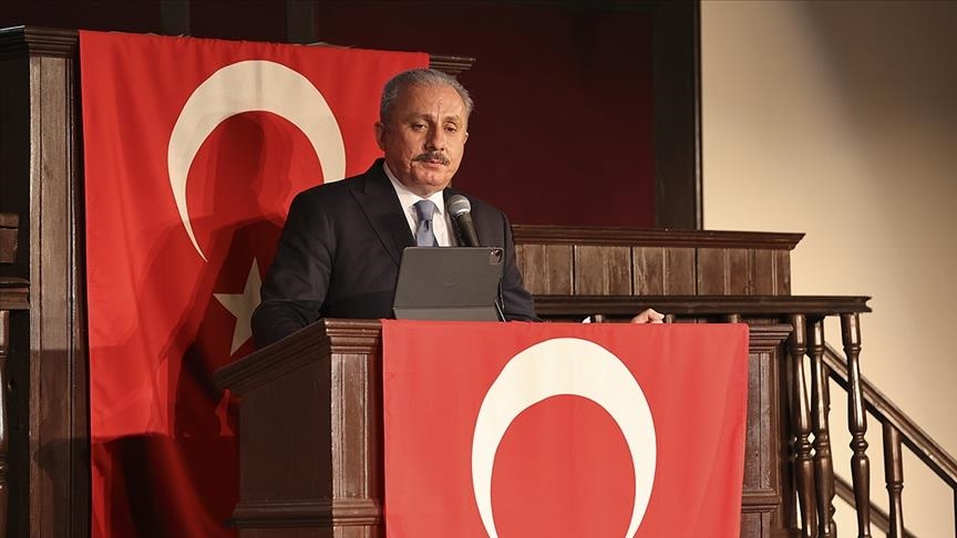 Turkish parliament head backs new constitution debates