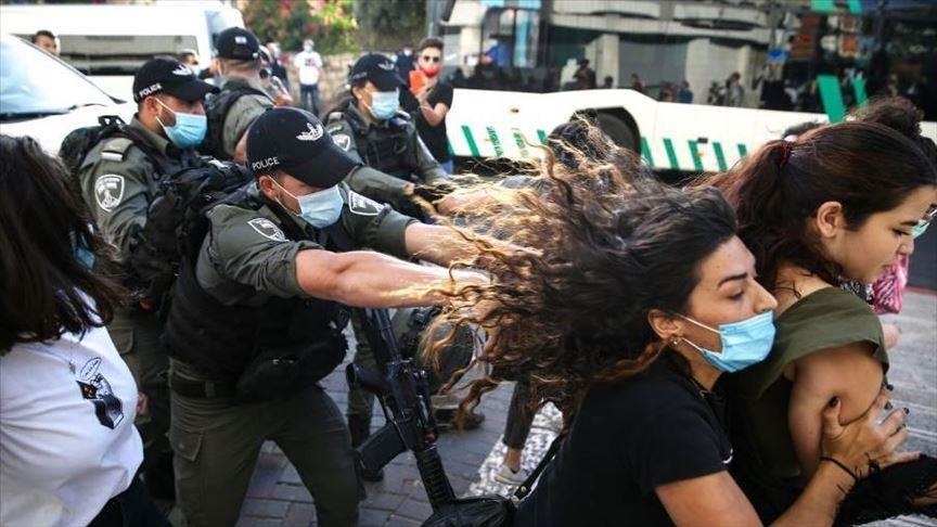 الشرطة الإسرائيلية تعتقل 6 نساء ومسؤول بالمسجد الأقصى