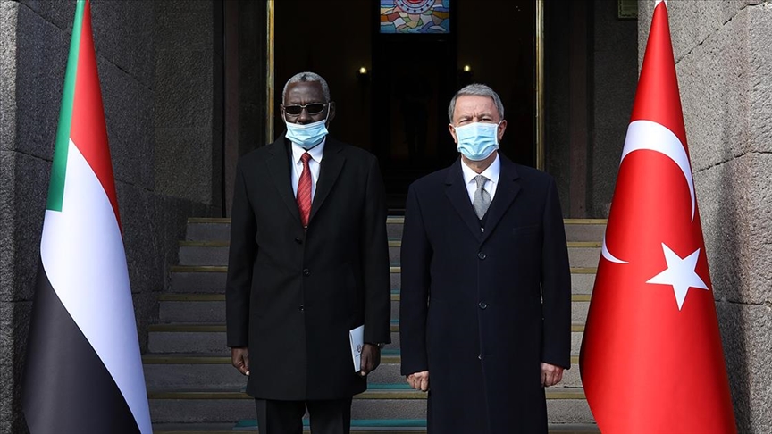 Milli Savunma Bakanı Akar, Sudanlı mevkidaşı Yassın ile bir araya geldi