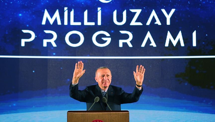 Turquía presenta su programa espacial