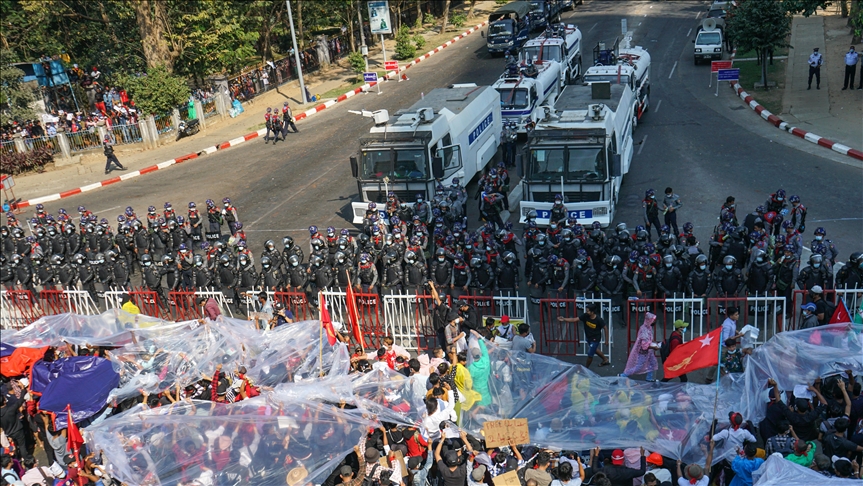 Continúan las protestas contra el golpe de Estado en Myanmar pese a las restricciones
