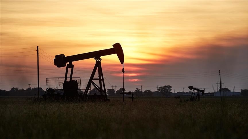 Нефть марки Brent впервые превысила $61 за баррель