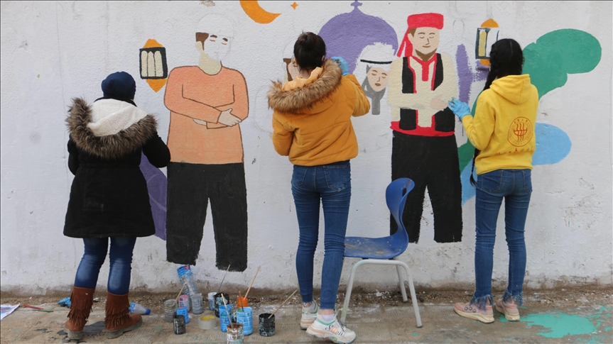 سوريا.. شباب عفرين يعبرون عن السلام والأخوة بـ"الغرافيتي"