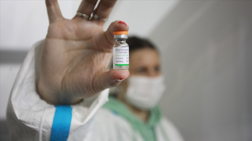 Peru'da ilk koronavirüs aşısı bir doktora yapıldı 