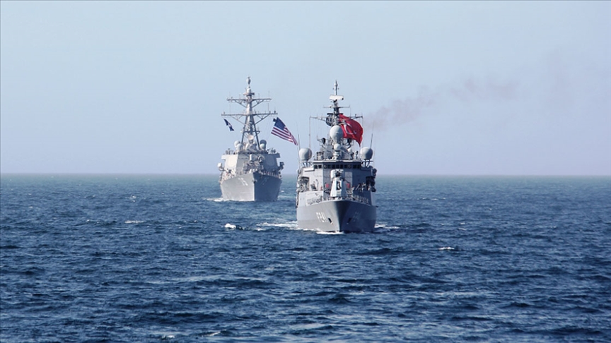 Türkiye ve ABD Deniz Kuvvetleri unsurlarınca Karadeniz'de geçiş eğitimi gerçekleştirildi