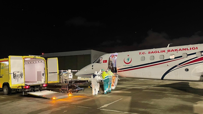 Hollanda'da koronavirüs tedavisine son verilmek istenen vatandaş ambulans uçakla Türkiye'ye gönderildi