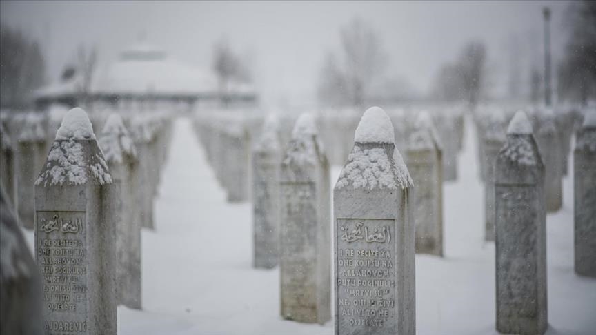 Bosnian mothers seek help finding missing relatives