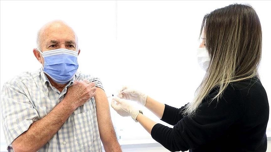 Vaccination starts in Istanbul for people aged 65+