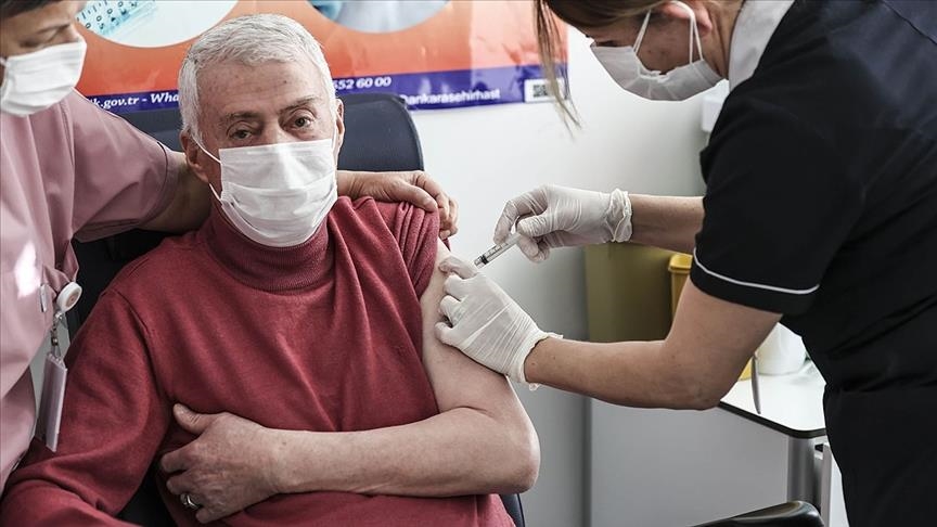 شبکه هلندی: روند واکسیناسیون کرونا در ترکیه الگویی برای دیگران است