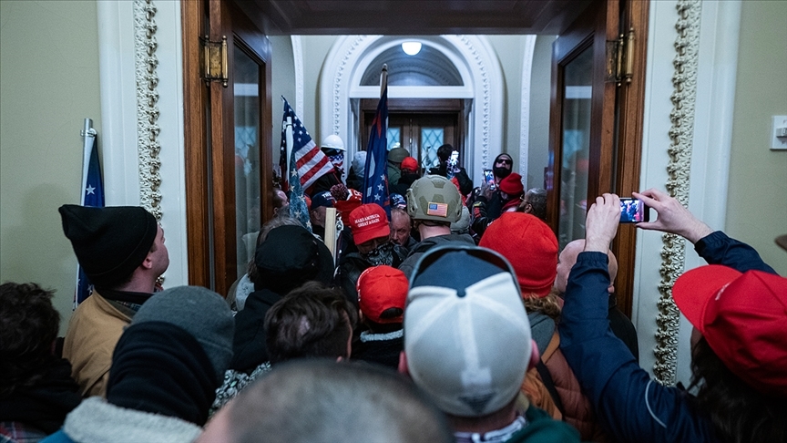 BAE'nin Washington Büyükelçisi, ABD'nin Yemen'deki savaşa dahline karşı çıkan Kongre üyesine bağırmış