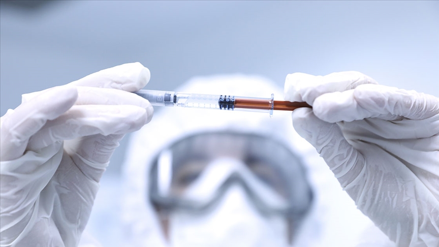 Dr. Fauci: Kovid-19 aşısı, yeniden virüse yakalanmayı önlemekte doğal bağışıklıktan daha etkili