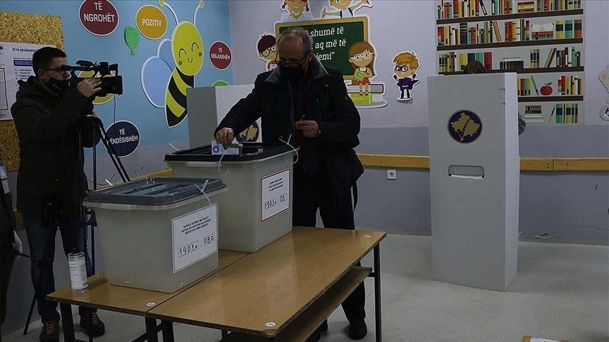 Kosovo: Voters head to polls to elect new government