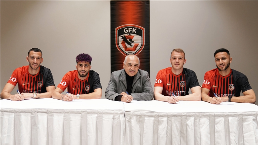 Gaziantep'ten yeni transferlere imza töreni