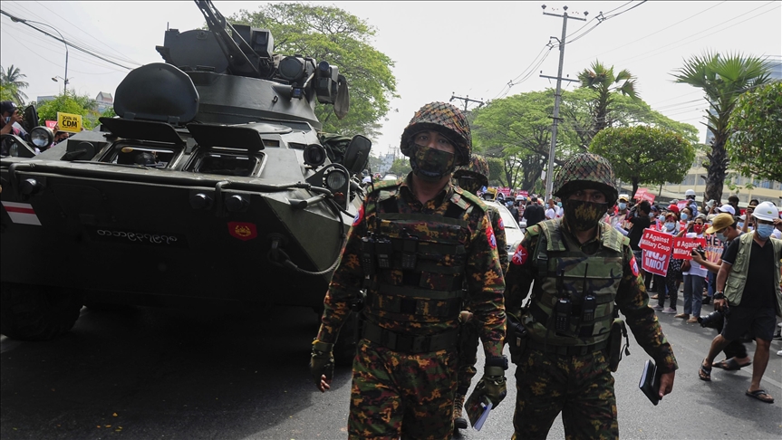 Enfrentamiento de soldados contra manifestantes antigolpistas en Myanmar deja cuatro heridos