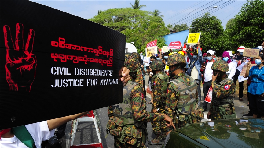 Протесты в Мьянме: армия применила силу против демонстрантов