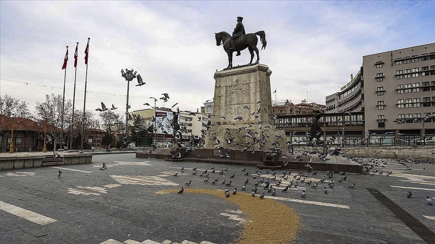 Türkiye genelinde hafta sonu uygulanan sokağa çıkma kısıtlaması sona erdi
