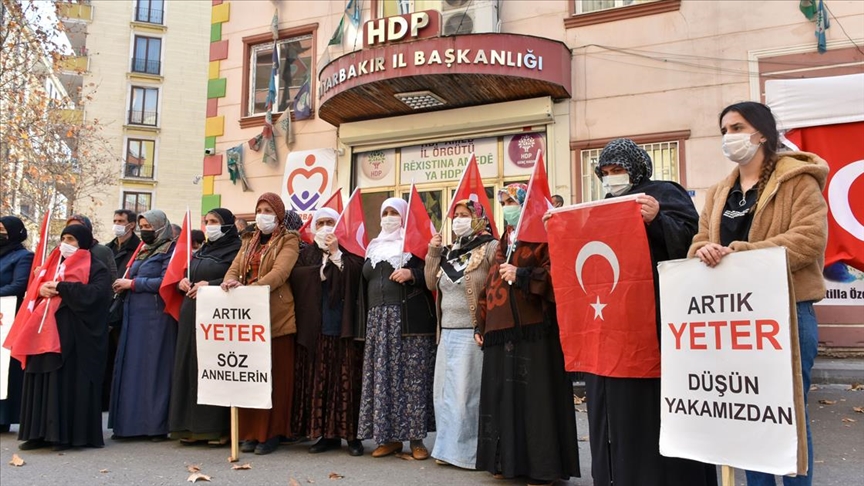 Diyarbakır annelerinden Gara'da 13 Türk vatandaşını şehit eden PKK'ya tepki: Bu saldırı tüm insanlığa yapılmıştır