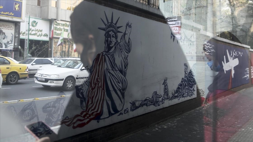 İran'da internet yasaklarına karşı çıkmakla suçlanan İletişim Bakanı: Anayasa'ya göre sansür yasaktır