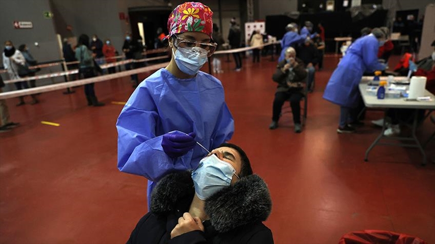 España registra disminución en los contagios de COVID-19