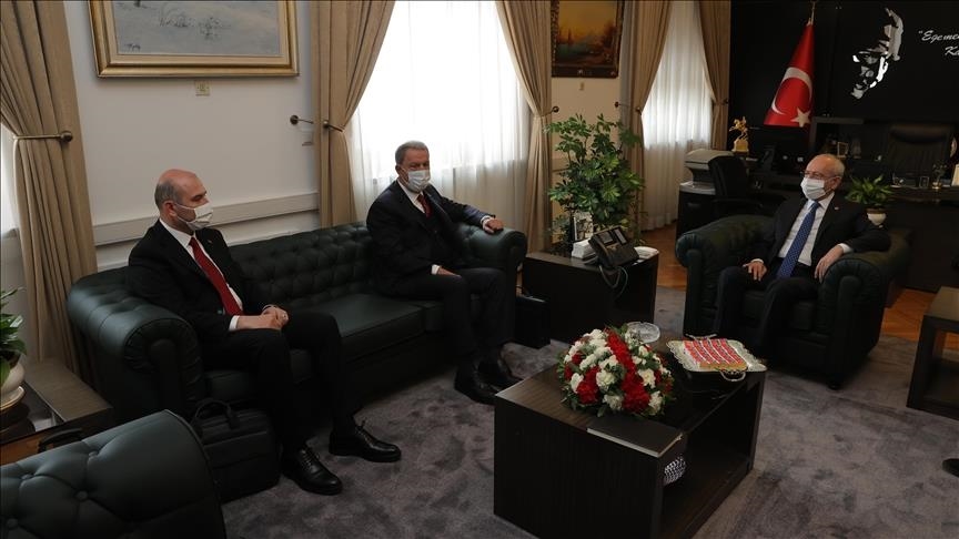 Turqi, ministri i Mbrojtjes dhe ai i Brendshëm vizitojnë kreun e opozitës