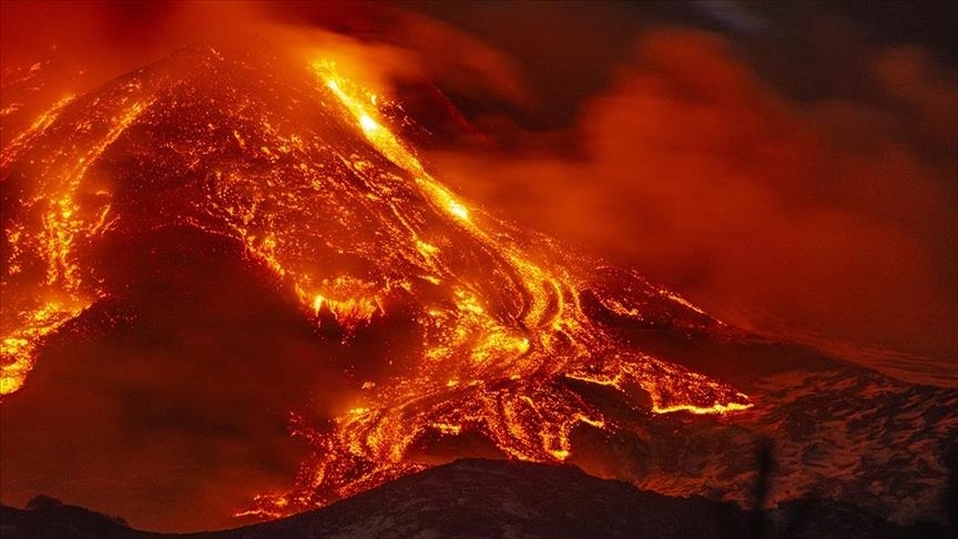 Вулканот Етна во Италија повторно се активира, во регионот отежнат воздушниот сообраќај