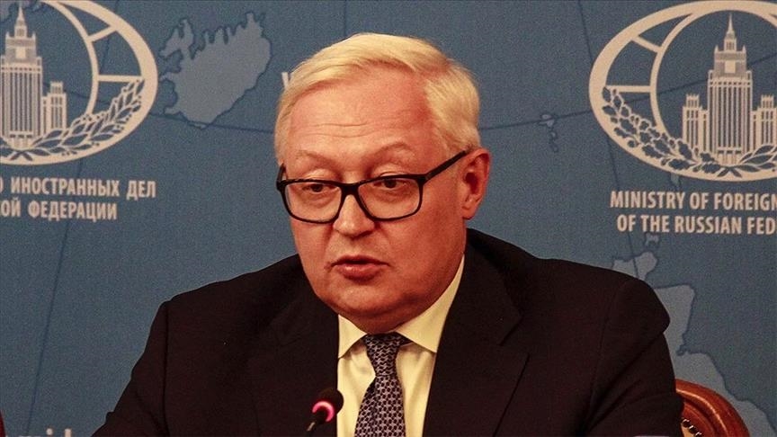 Russia warns of containment policy against US pressure