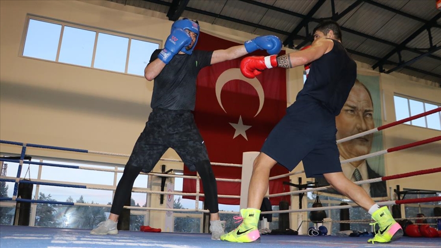 Boks Milli Takımı'nın hedefi Tokyo Olimpiyatları'nda altın madalyayla tarihe geçmek