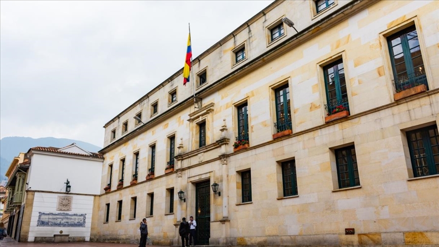 Colombia responde a críticas de Maduro por la regularización de migrantes venezolanos