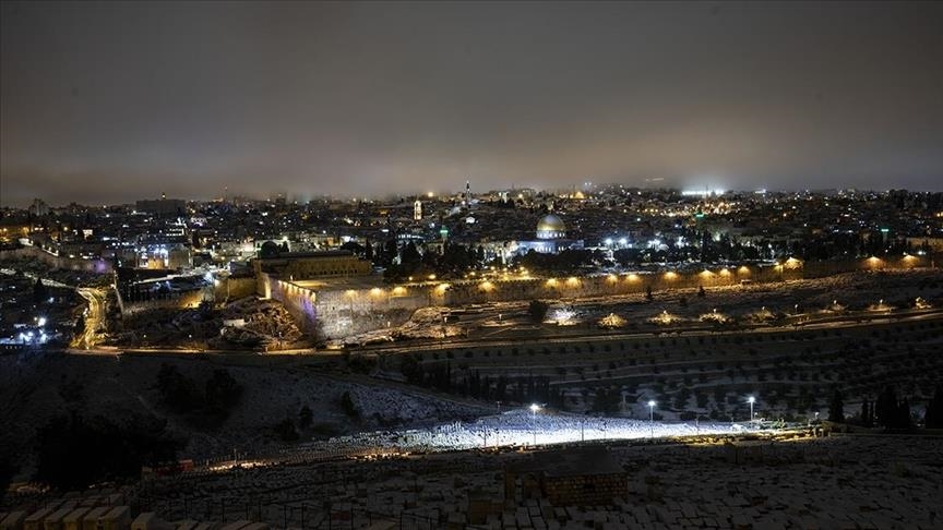 القدس تكتسي بحلة بيضاء..مع التساقط الكثيف للثلوج