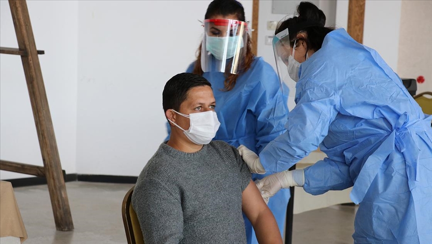 KKTC'de basın mensuplarına Kovid-19 aşısı yapıldı