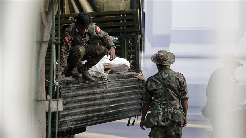 Myanmar'da protestoculara karşı şehirlerdeki asker sayısının artırıldığı iddiası
