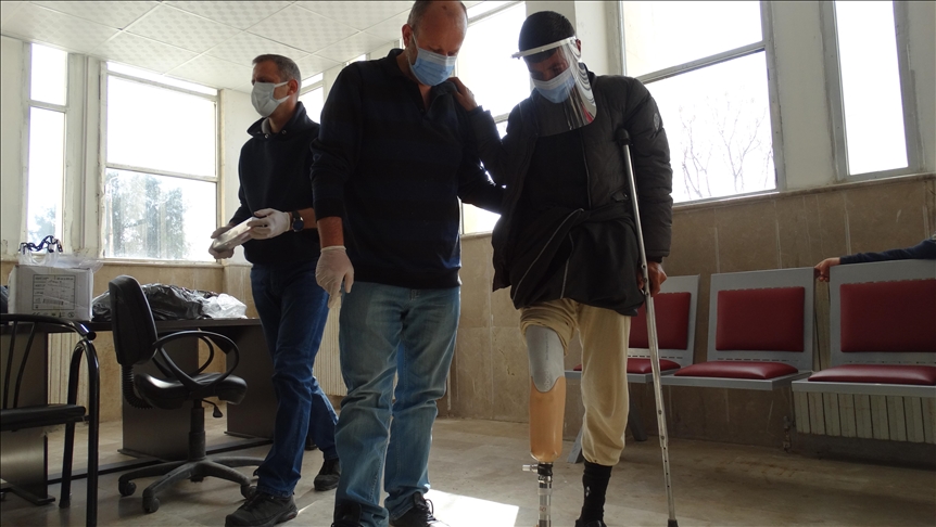 "الأطباء الدوليين" تقدم أطرافا صناعية لـ36 شخصا شمالي سوريا