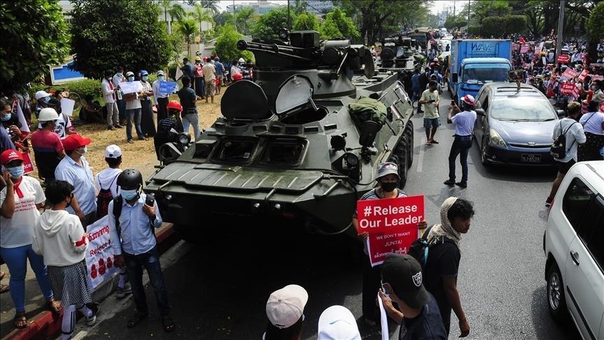 Demonstrasi berlanjut, ekspatriat di Myanmar mulai pulang ke negara asal