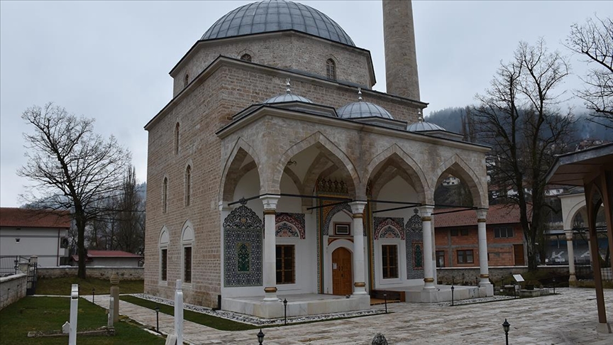 Bosna Hersek'teki tarihi Alaca Cami'nin minaresinde 'silahlı saldırı' kaynaklı hasar tespit edildi 