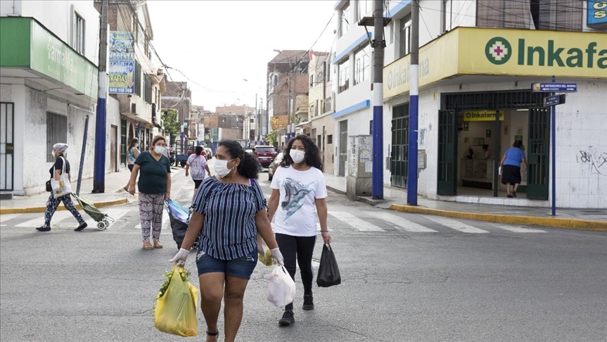 Ministerio de Salud de Perú anuncia que la pandemia se podría extender todo 2021