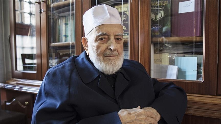 لبنان.. رئيس جامعة طرابلس ينعي عالم الحديث التركي محمد سراج