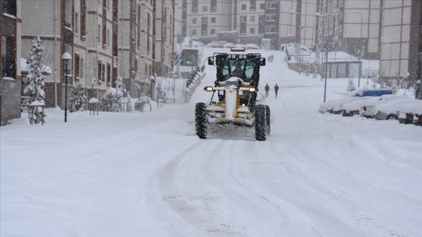 Şırnak'ta kar ve tipi nedeniyle 11 köy ile ulaşım sağlanamıyor 