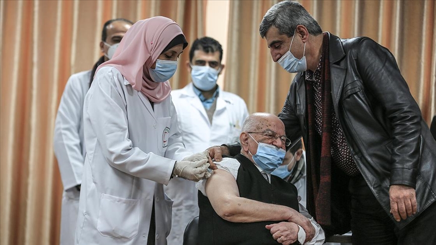 قطاع غزة يبدأ حملة التطعيم ضد "كورونا"