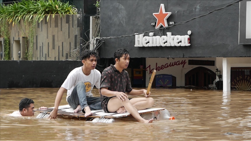 Banjir tekan rupiah jadi Rp14.117 per dolar