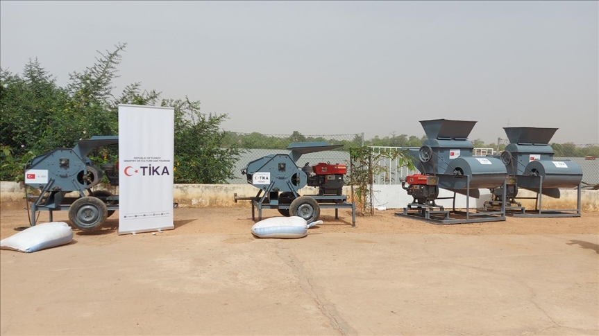 Turkish aid agency donates threshers to Gambian farmers